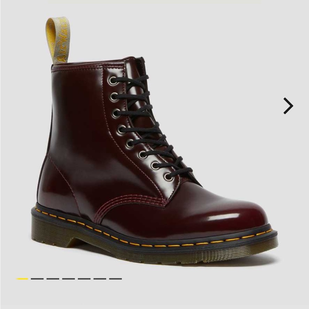 DOC MARTEN 1460 LACE UP BOOTS